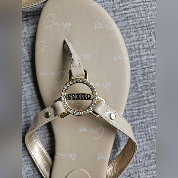 🎀 NWOT Guess Bling Flip-Flop Sandals.  Color: Tan/ Size:8 ✨️ - Picture 6 of 6